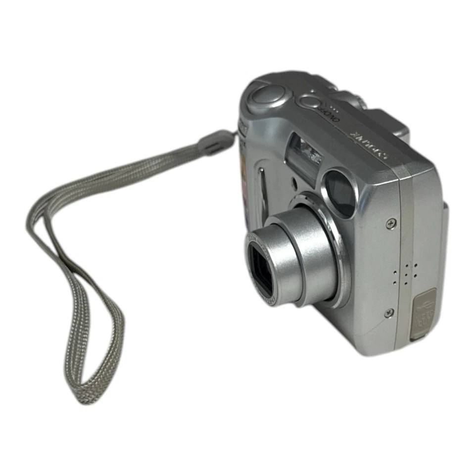 Nikon COOLPIX 4600 Digital Camera 4MP 3x Zoom Red-Eye Fix Silver Tested - Image 4 of 4