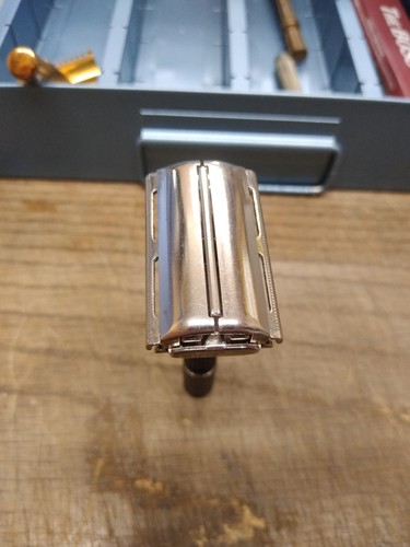 Vtg Gillette 1969 Date Code O-1 TTO Adjustable Safety Razor Black Beauty Nice! - Picture 9 of 12