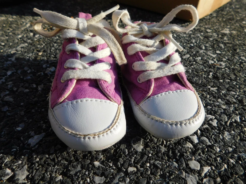 Zapatos de cuna Baby Converse All Star Chuck Taylor First Star High Top púrpura talla 2 Foto 2 de 4