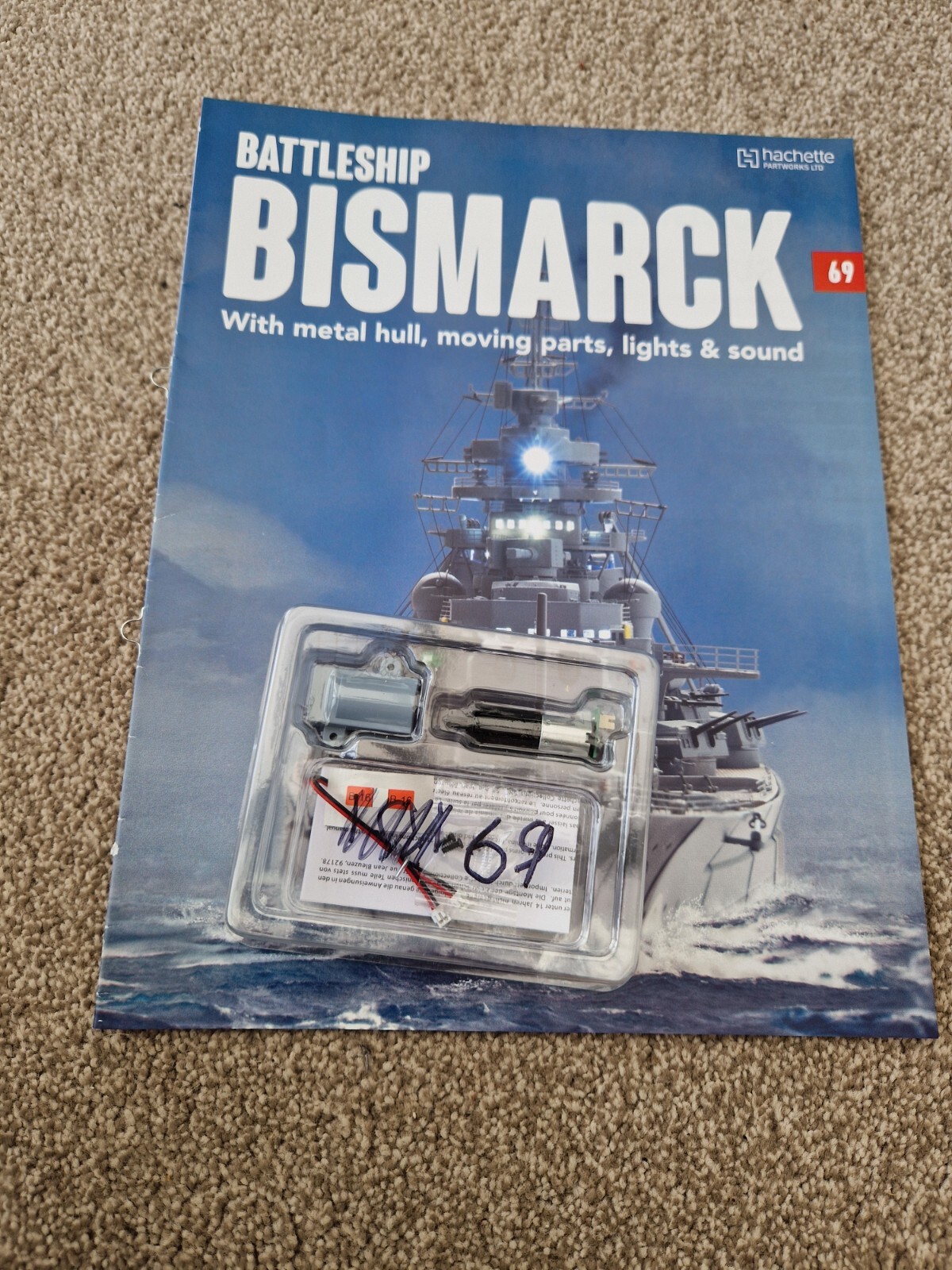 1/200 HACHETTE BUILD THE BISMARCK SHIP MODEL BATTLESHIP ISSUE 69 INC PART
