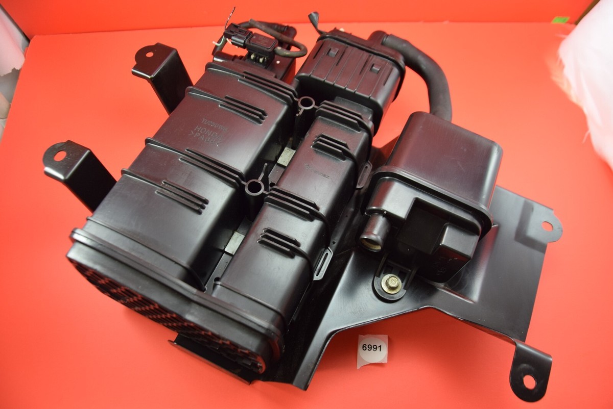 C7 05-10 HONDA ODYSSEY CHARCOAL VAPOR CANISTER WITH BRACKET 17011