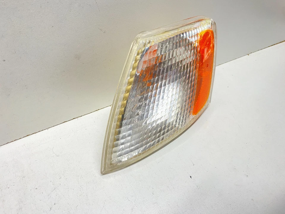 VOLKSWAGEN PASSAT 1998-2001 LUZ INTERMITENTE DELANTERA IZQUIERDA OEM, 116-60246 Foto 3 de 4