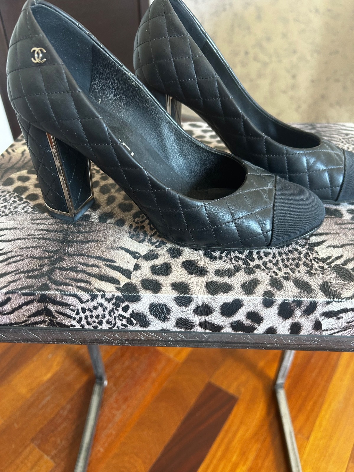 Black Chanel Quilted Pointed Cap-Toe Pumps Size 37.5 thumbnail 17