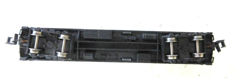 Bachmann Santa Fe 2713  Coach Passenger N Scale Train Car - Image 4 of 4