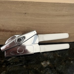 Vintage SWING-A-WAY Swing Away Manual Can Opener w Bottle Opener Soft Handle USA