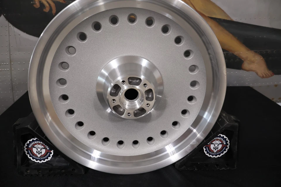 Harley-Davidson FLSTF Softail Fatboy 41038-07 nuevo fabricante de equipos originales 2007 rueda delantera Foto 3 de 4