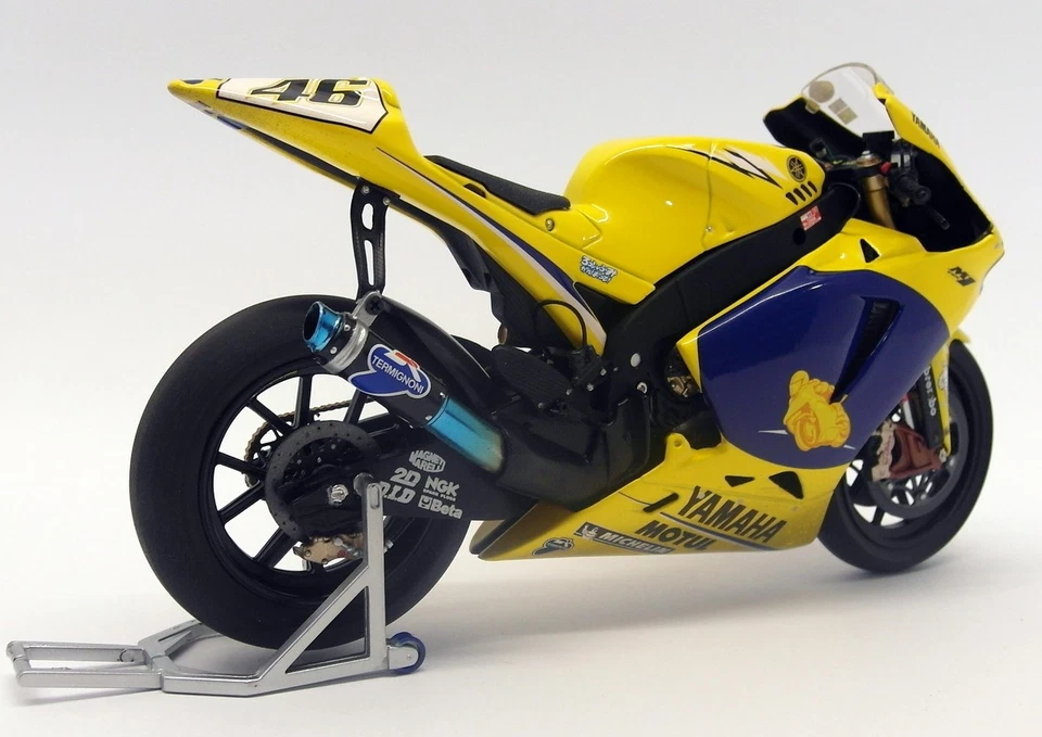 Minichamps Escala 1/12 122 063096 Yamaha YZR-M1 Moto GP 2006 Camel Rossi Foto 4 de 4