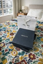 Boite  Prada vide 34.50x24.50x13 avec Sac Shopping vide 36x35x12
