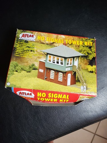 Vintage HO Scale Atlas Signal Tower Building Kit in Box 704 - Picture 2 of 6