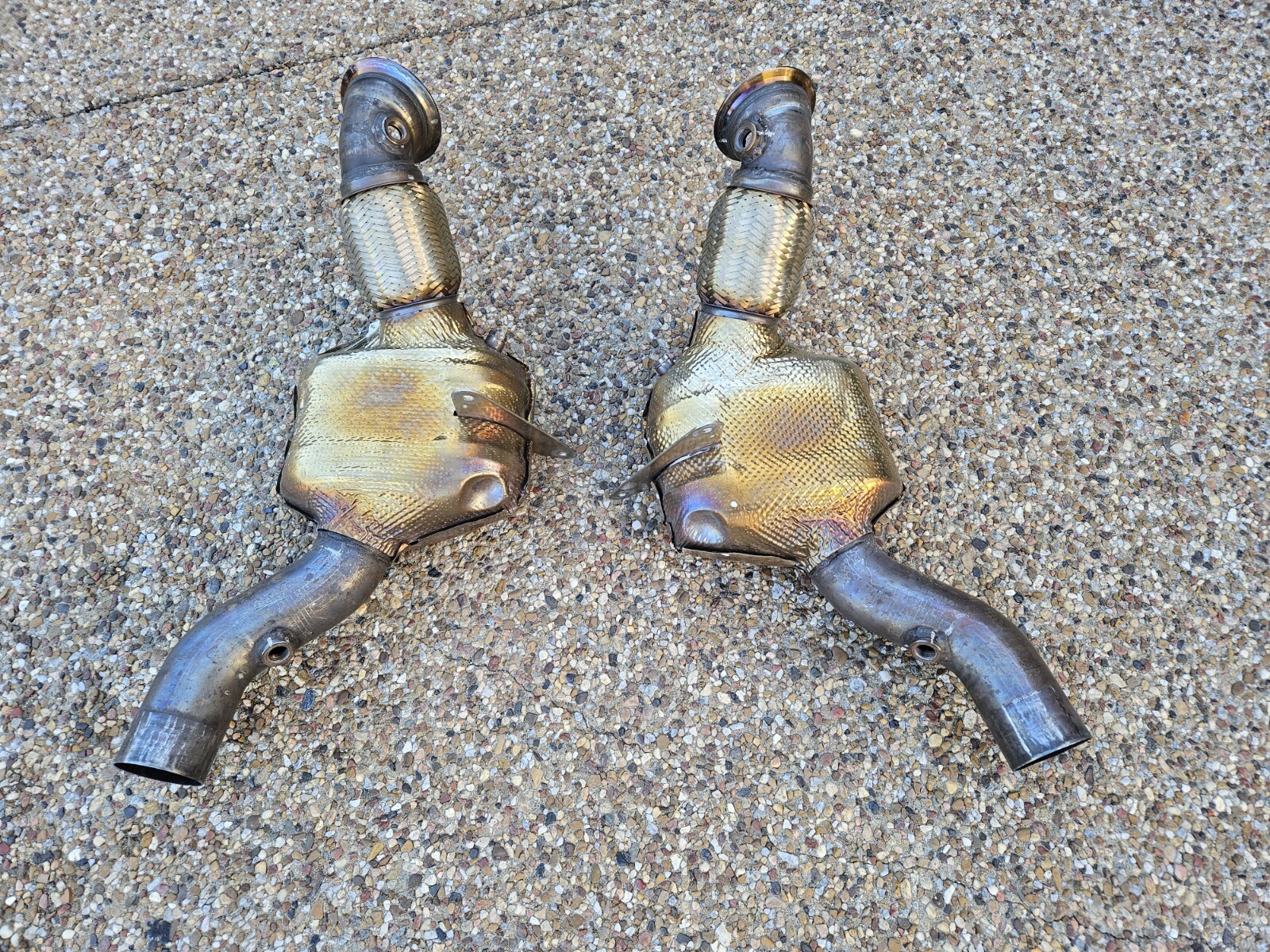 FERRARI 488 OEM GENUINE ORIGINAL EQUIPMENT CENTER MUFFLER & CATS EXHAUST SYSTEM