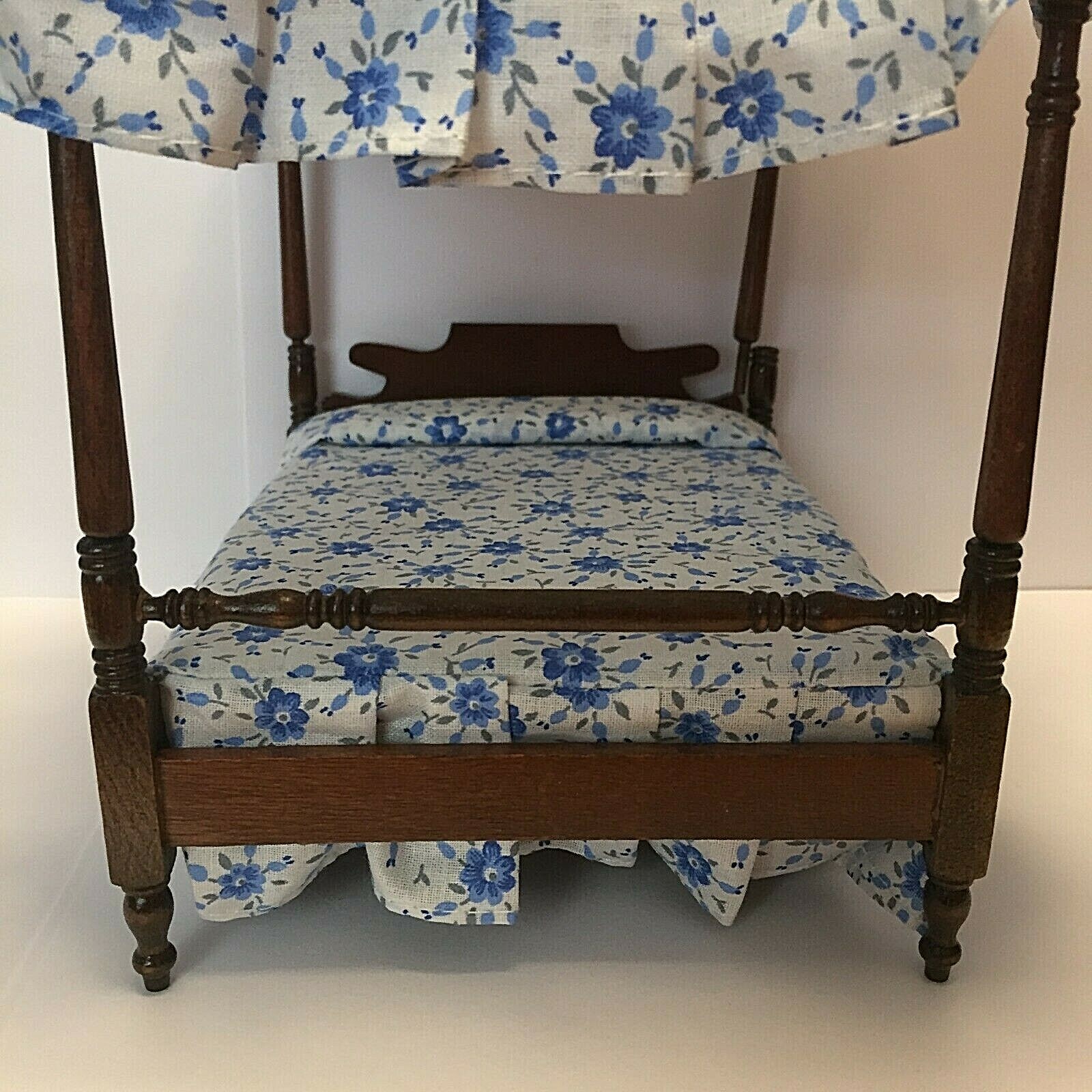 Dollhouse Miniature Canopy Bed American Classics Blue Floral Linens 3520 Vintage eBay