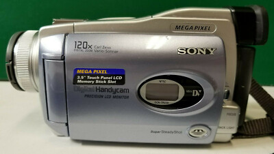 Sony Handycam Mini DV camcorder DCR-TRV38 bundle bag battery
