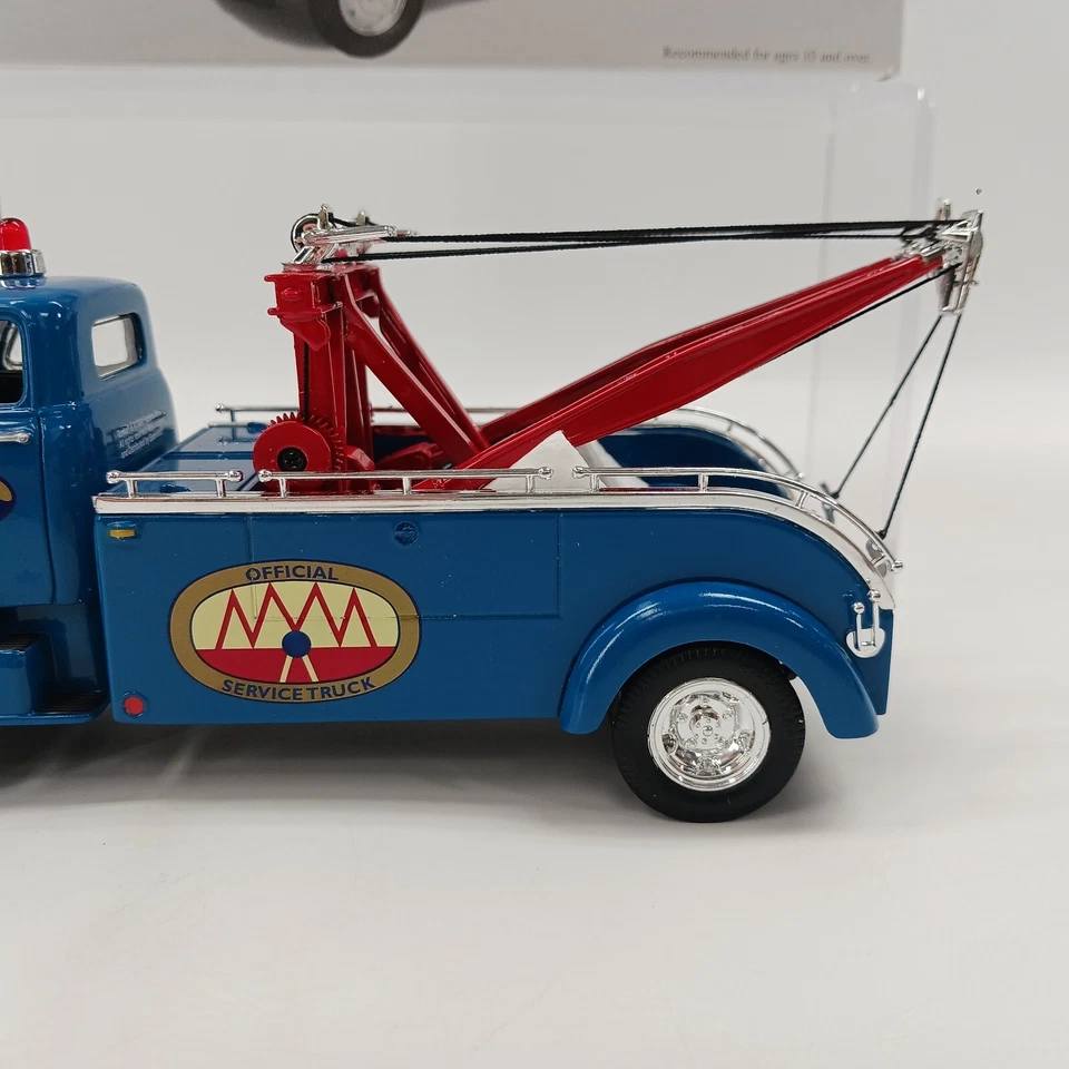 First Gear 1952 GMC Tow Truck Tonka Wrecker 1:34 Scale Diecast #19-2348 - Image 3 of 4