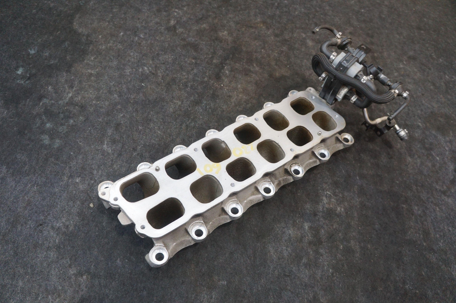 Upper Center Intake Manifold Oem 07c133221at Bentley Flying Spur Gt Gtc 2006-18
