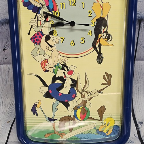 Vintage Warner Bros Looney Tunes wall clock Runs Great Rare Bugs Bunny Daffy - Picture 5 of 5