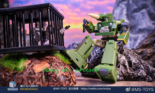 MSToys MS-B31 Transform Autobots Jeep Detective Action Figure In Stock - Picture 2 of 6