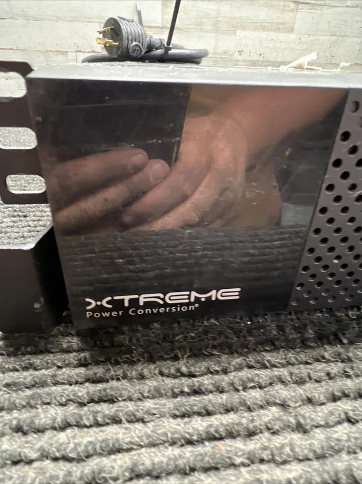 *FOR PARTS* Xtreme P90-3000 90000908 3000VA/2700W 120V Online UPS Back-Up - Image 3 of 4