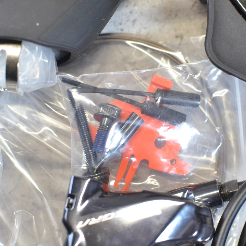 NEW Shimano Ultegra ST-R8020 + BR-R8070-R + Cables Hydraulic Right/Rear Shifter - Image 3 of 4