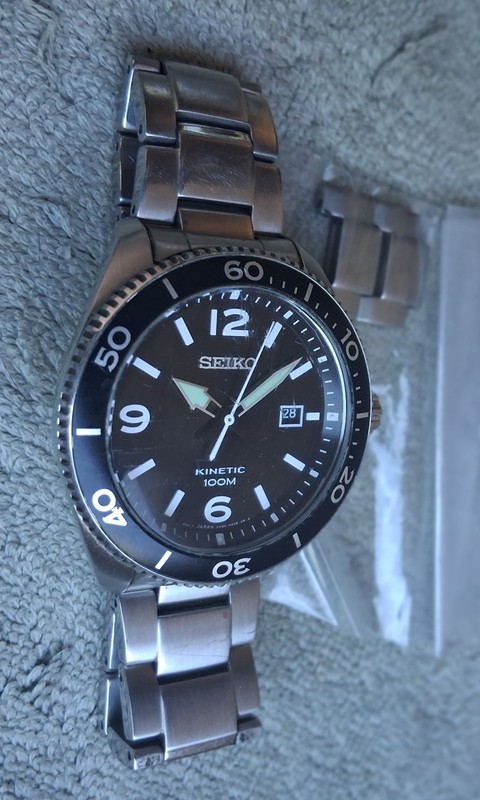 MEN''S VINTAGE SEIKO KINETIC STAINLESS STEEL 5M82-0AY0 WATCH