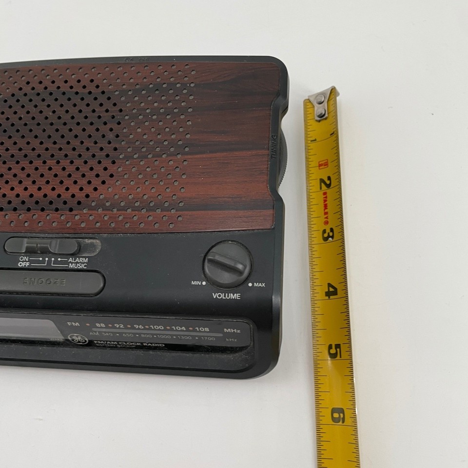 GE Vintage Compact AM FM Clock Radio Faux Wood Grain LED Display Model ...
