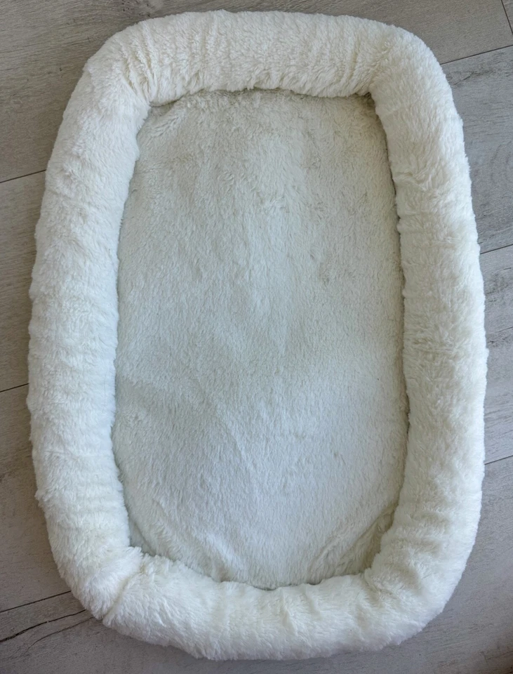 Cama para gatos de doble cara - blanco felpa y gris elegante - perfecta para gatos Foto 2 de 2