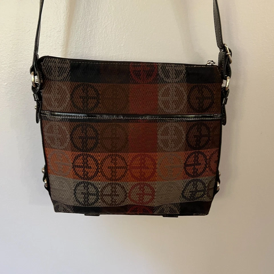 Bandolera geométrica Giani Bernini con correa ajustable y cremallera múltiple Co Foto 3 de 4