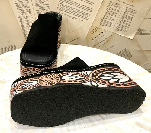 Free People Tomorrow Wedge Platform Embroidered Sandal Black Suede Tan 40/9 NEW - Picture 7 of 8