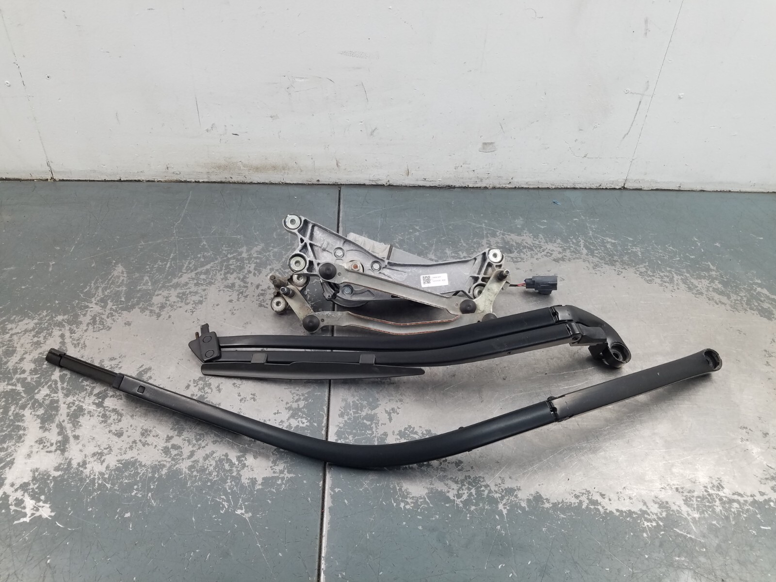 2021 McLaren 765LT Windshield Wiper Motor / Mount / Arms #5537 C7