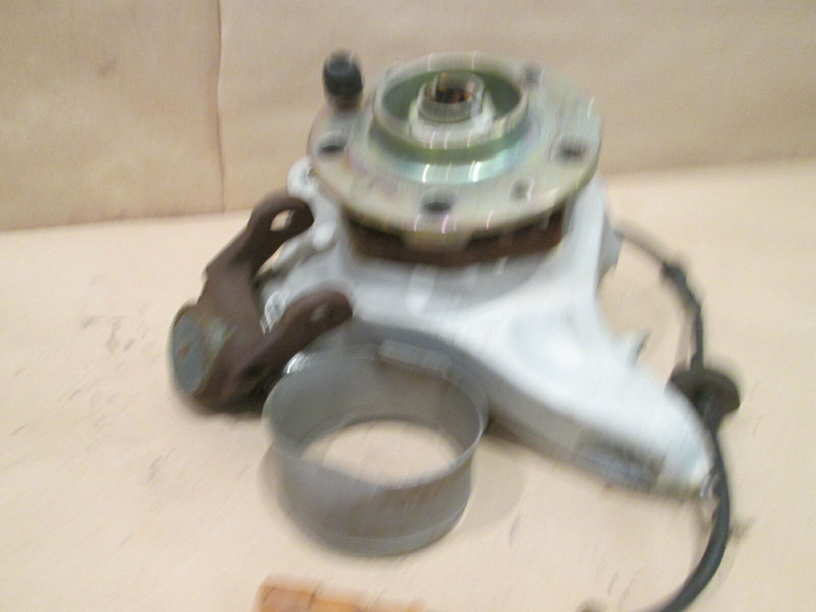 Ferrari 355 RH Front Stub Axle /  Steering Knuckle / Wheel Bearing 175487
