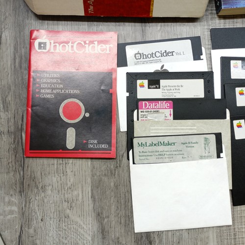 Apple IIc Vintage Floppy Disk Diskware UNTESTED - Picture 2 of 15