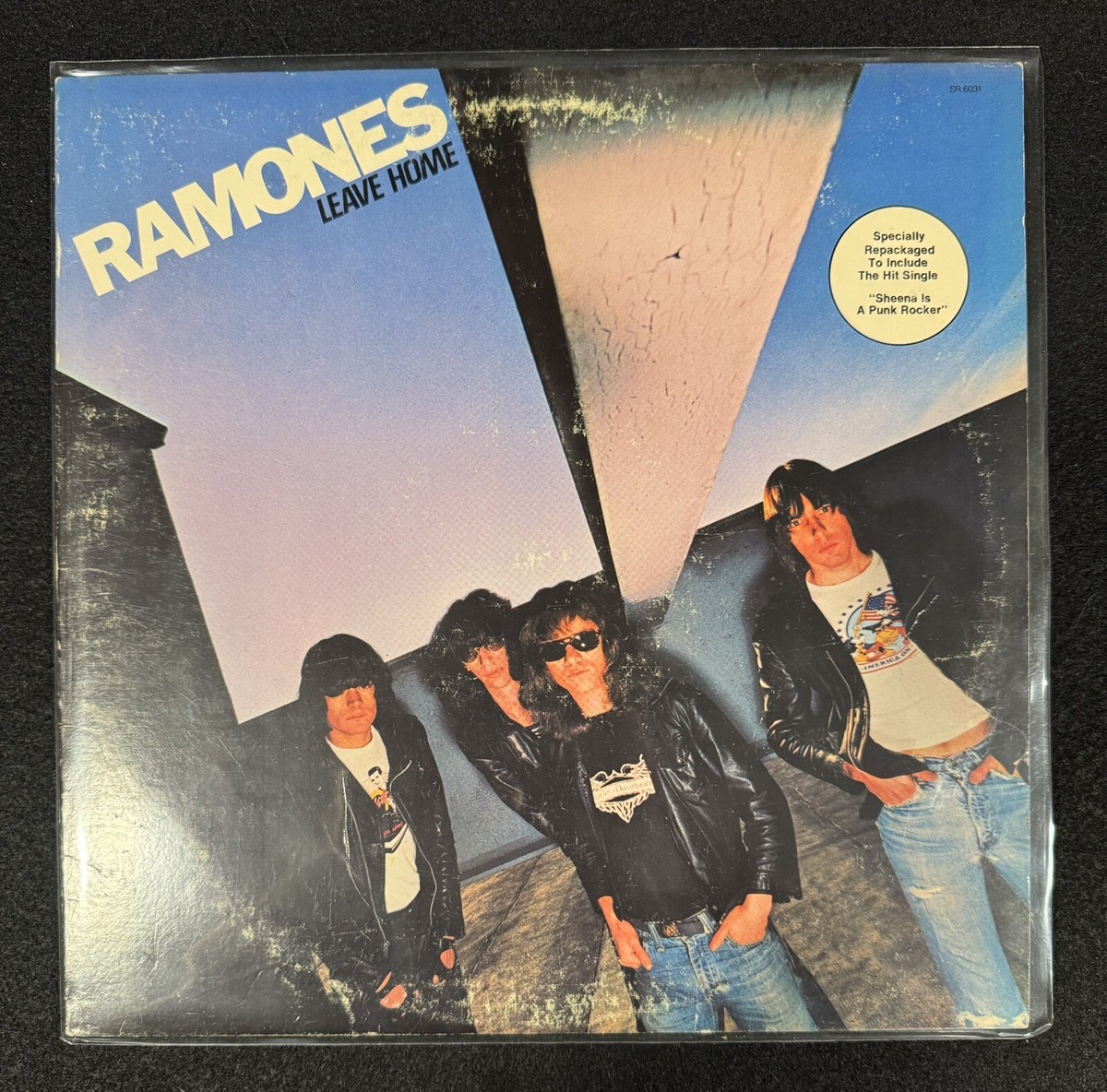 米LP Ramones Leave Home SR6031 SIRE /00260 Mi05MzQ1LmpwZWc.jpeg