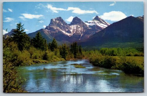 Postal cromada The Three Sisters Banff National Park Canadian Rockies Ptd 1965 - Imagen 1 de 2