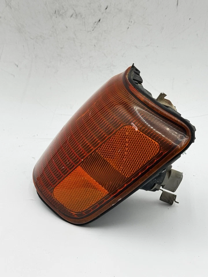 91-97 OEM Mitsubishi Montero Conjunto de lámpara de luz de esquina delantera izquierda 210-37749 LH Foto 2 de 4