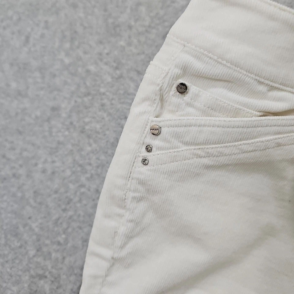 Calça White House Black Market feminina veludo perna reta fina tamanho 6R marfim - Imagem 4 de 4