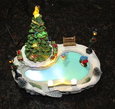 St Nicholas Square Victorian Village Rotating Tree Music 7 Songs Lights New 2022