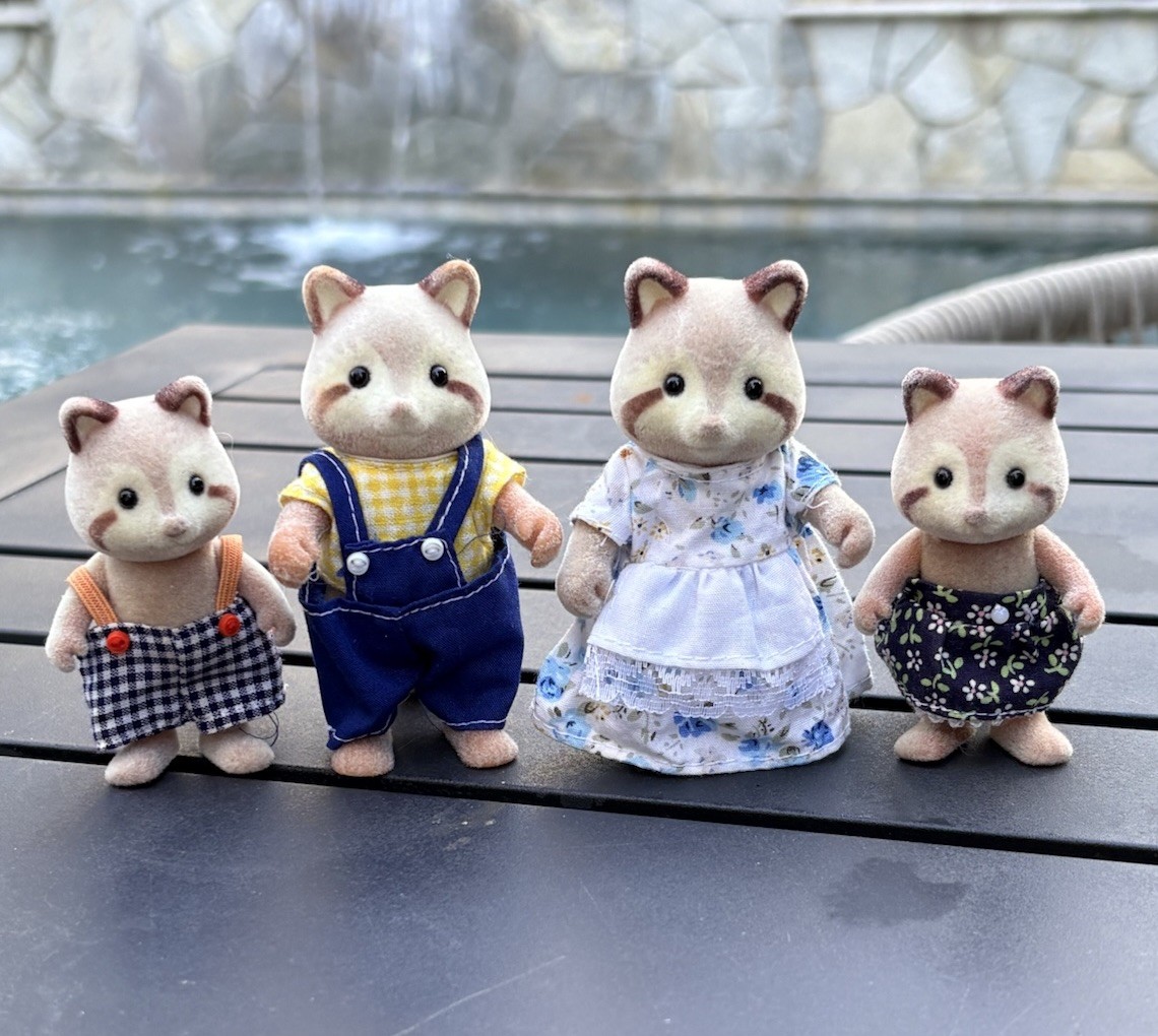 Calico Critters Sylvanian Families Vintage Mulberry Raccoon Family of 4
