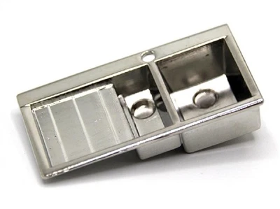 Puppenhaus Chrom Küchen Spüle Miniatur Moderne Halb Zoll 1:24 Maßstab Zubehör - Bild 1 von 4