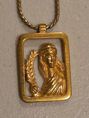 Vintage Avon Star Signs Virgo Maiden Wheat Pendant Necklace Gold Tone Signed