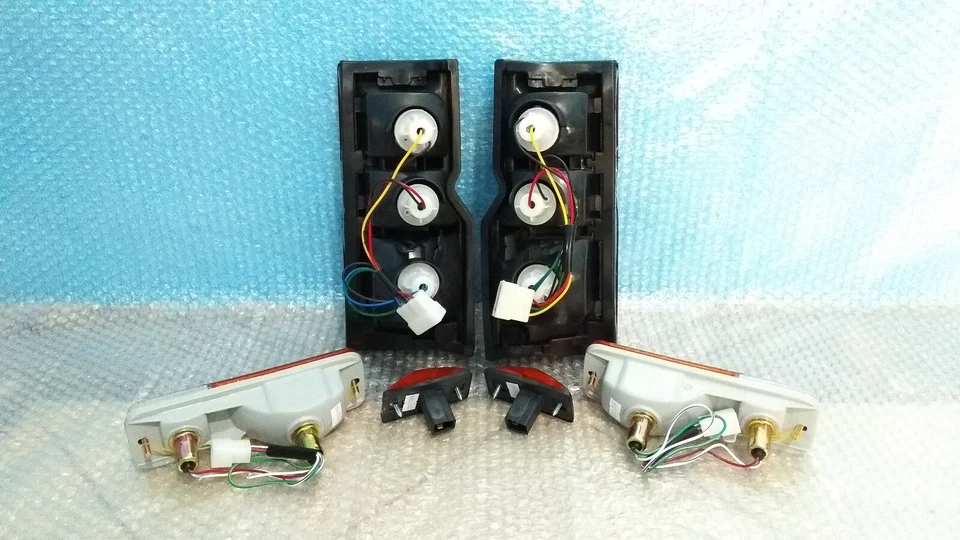 LUZ TRASERA LUCES INTERMITENTES LATERALES Y DELANTERAS DAIHATSU TAFT ROCKY FEROZA BLIZZARD Foto 4 de 4