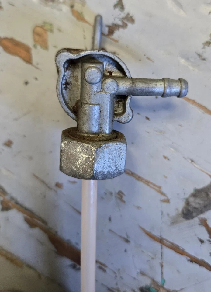 HONDA XL125S / XL185S / XR200 PETCOCK / FUEL TAP 16950-KB1-671 - Image 4 of 4