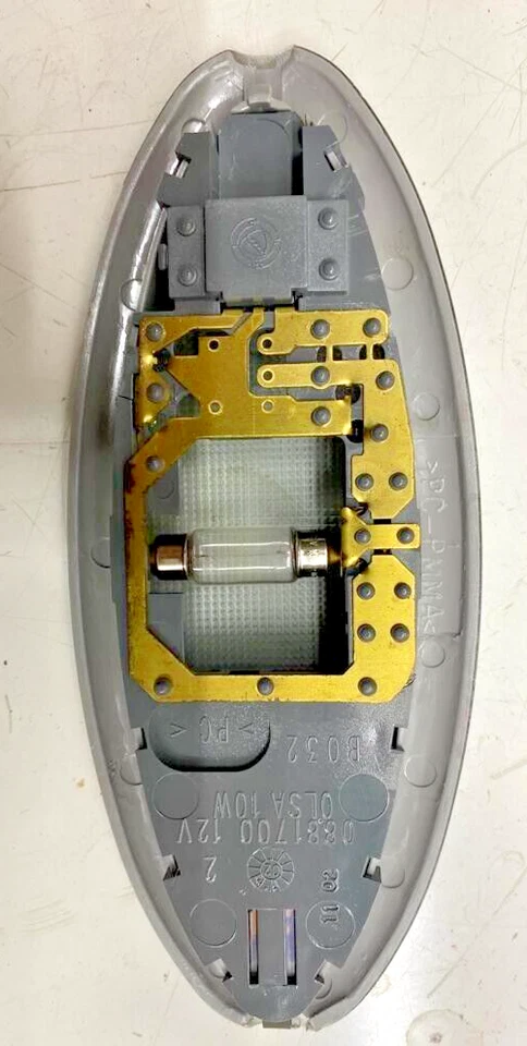 ALFA ROMEO 147 1.9 D 88KW PLAFONIERA LUCE INTERNA ABITACOLO COD: 156034412 Foto 2 de 3