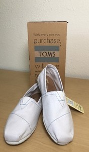 toms classic white canvas