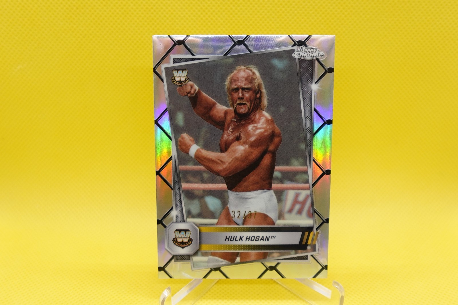 2025 Topps Chrome WWE Hulk Hogan #12 Steel Cage Refractor /37