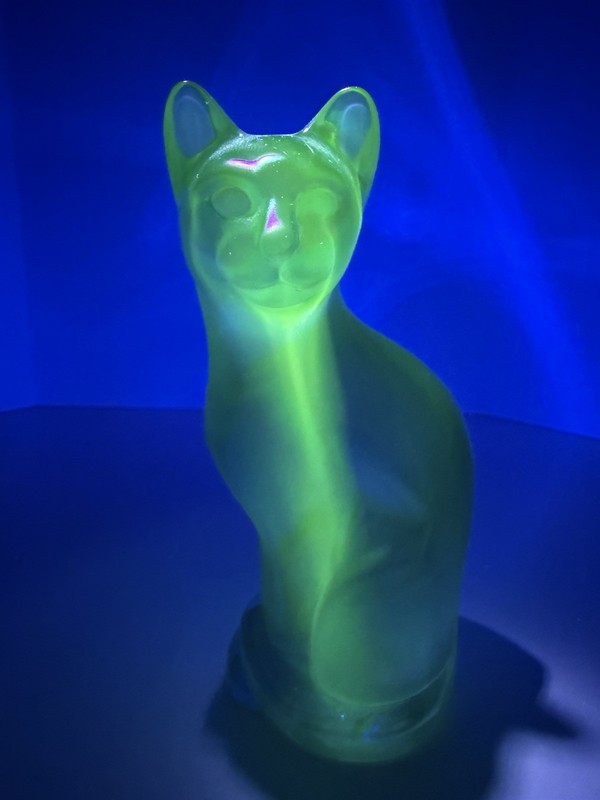 Fenton Art Glass Stylized Sitting Cat Blue Carnival Glass, Unpainted, MINT