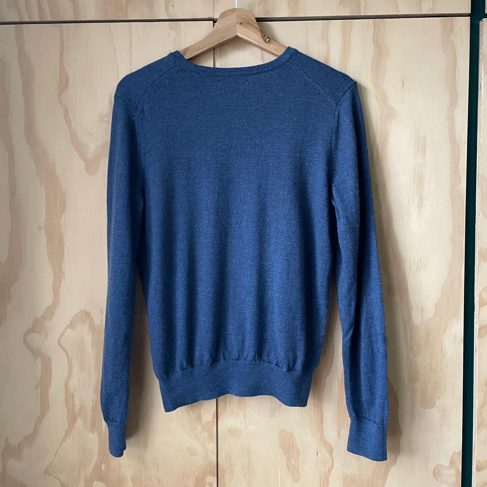 mens blue Gant extra fine merino wool v neck jumper size small image 6