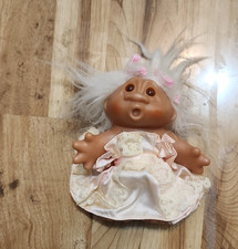 Troll Doll White Straight Hair Brown Eyes Dark Complexion w/ Outfit Plastic