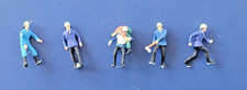 Preisser H0, Konvolut aus 5 FEUERWEHRFIGUREN, 5 Männer mit geretteter Person