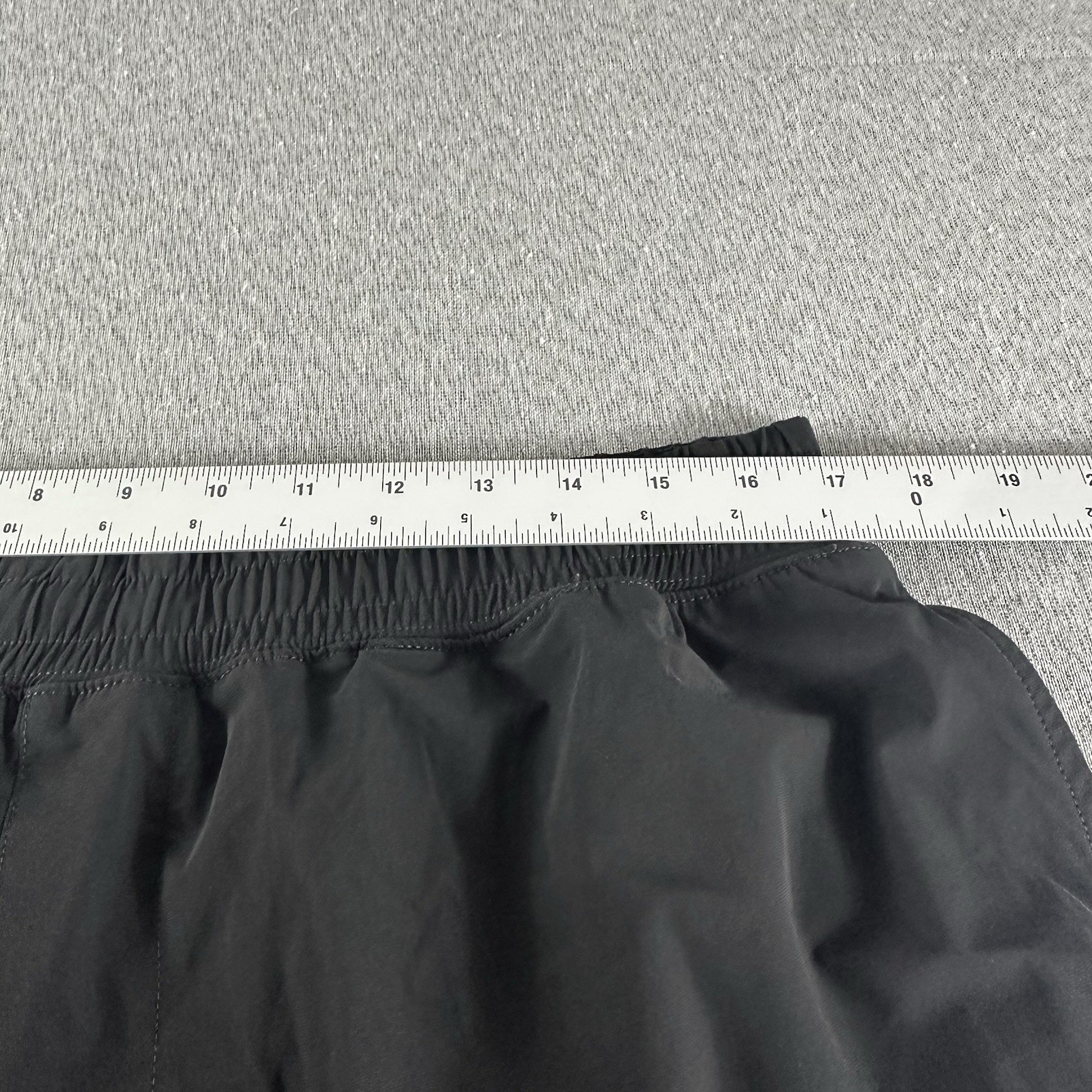 Rhone Versatility Shorts Mens XL Black Performance Outdoor Hiking 9" Run