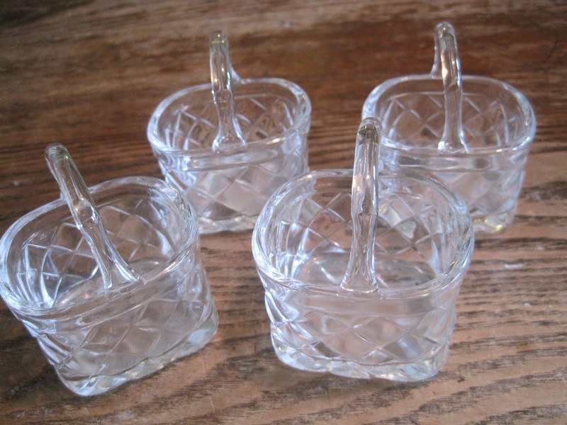 VTG GLASS LOT OF 4 SALT DIP/CELLARS EMBOSSED BASKETWEAVE Basket Applied Handle
