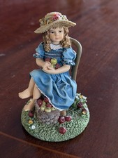 Figurine "Girl with Apples"  The Leonardo Collection artist Christine Haworth
